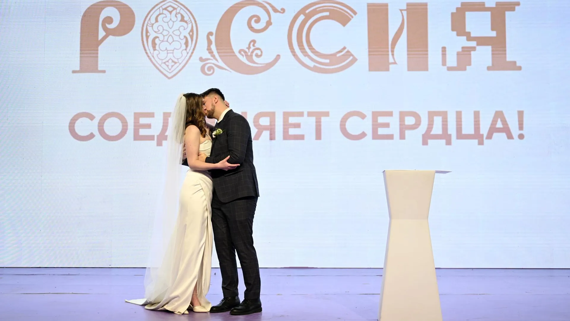 Ракова: Москвичи смогут пожениться на Красную горку на выставке «Россия»