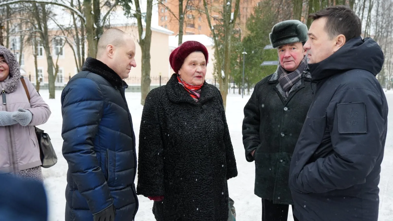 Андрей Воробьев проверил работу Центрального парка культуры и отдыха в Пушкине