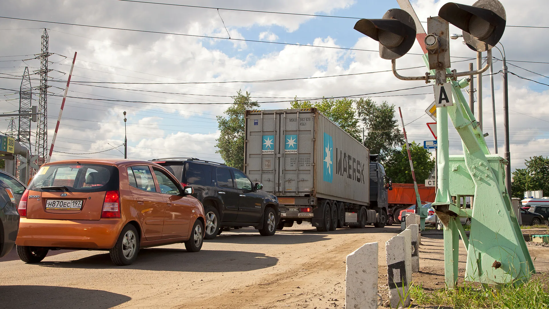 Движение автомобилей на трех переездах в Подмосковье будет ограничено с 26 марта