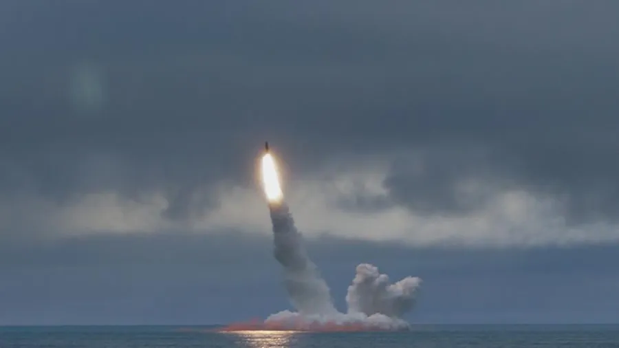 ВС РФ принял на вооружение межконтинентальную ракету «Булава»