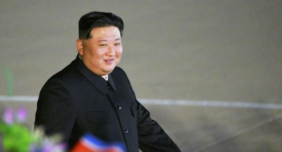 В КНДР впервые официально представили значки с портретом Ким Чен Ына