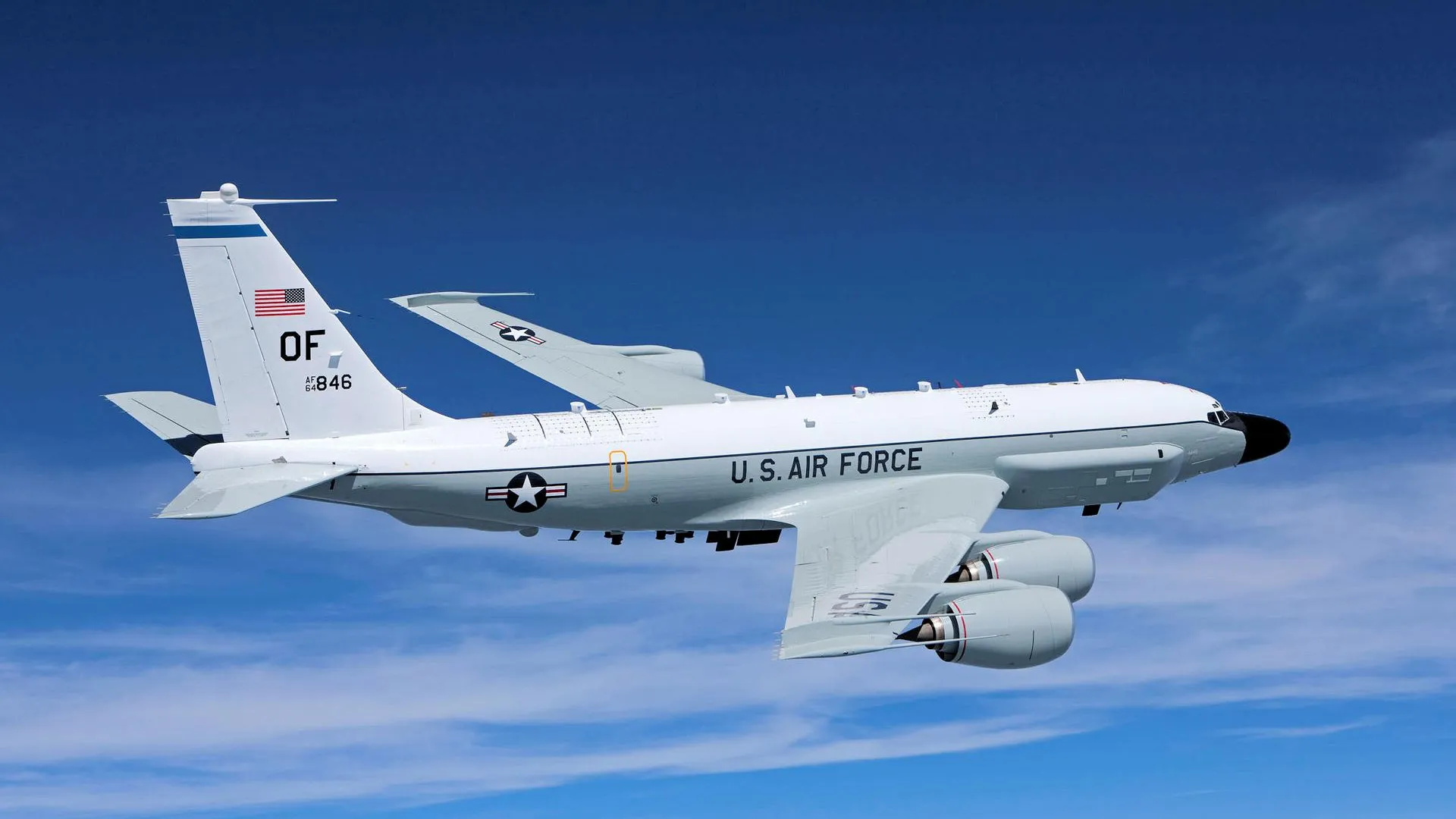 Fighterbomber сообщил о появлении британского самолета RC-135 над Черным морем