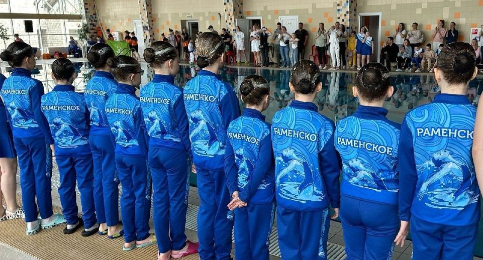 Юные спортсменки из Раменского одержали победу на соревнованиях по синхронному плаванию