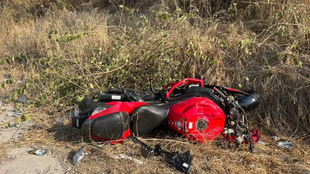Опубликованы фото с места аварии, где разбилась самая красивая байкерша России