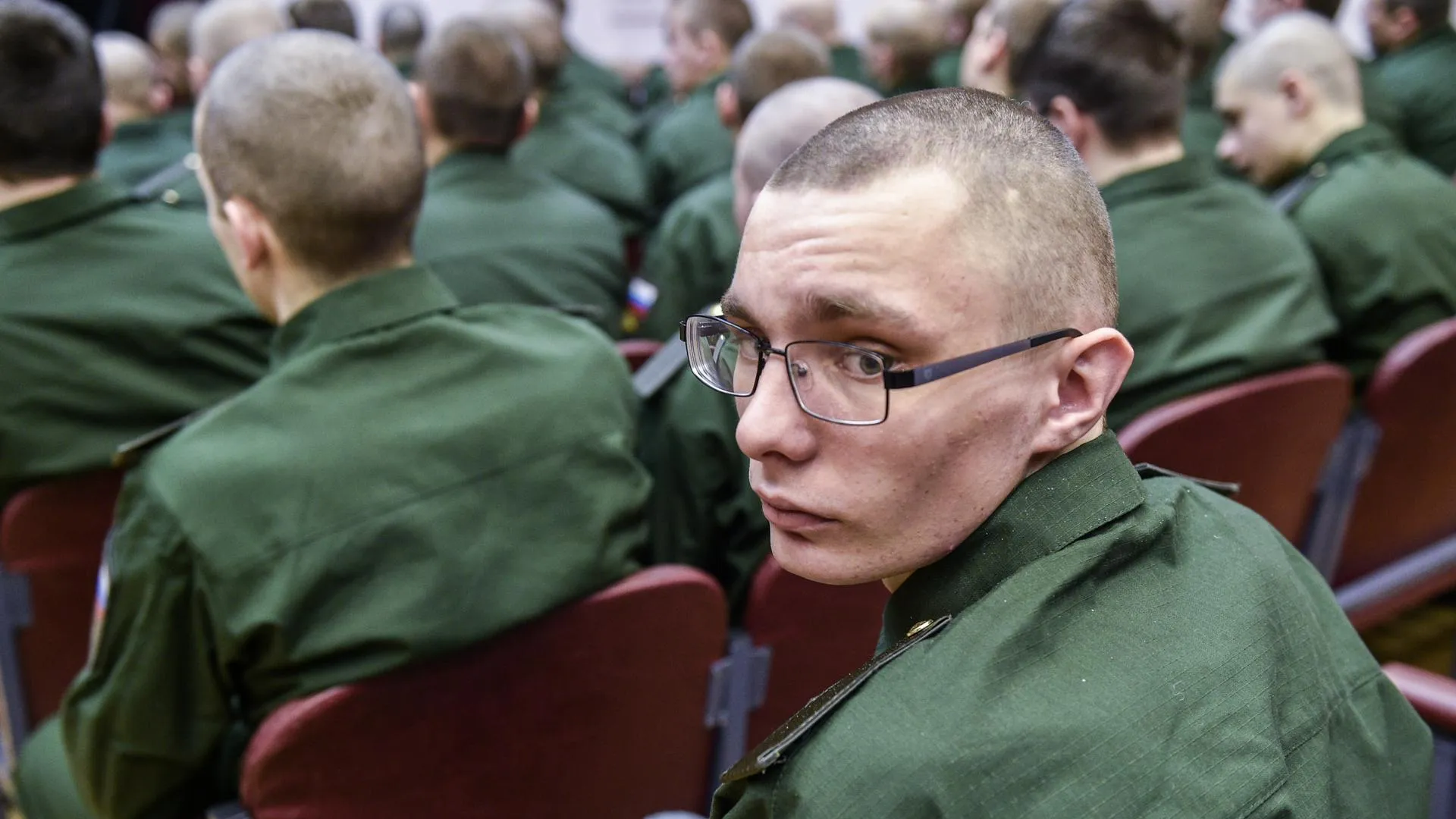 В Госдуму внесли проект о предоставлении отсрочки от армии работникам оборонки