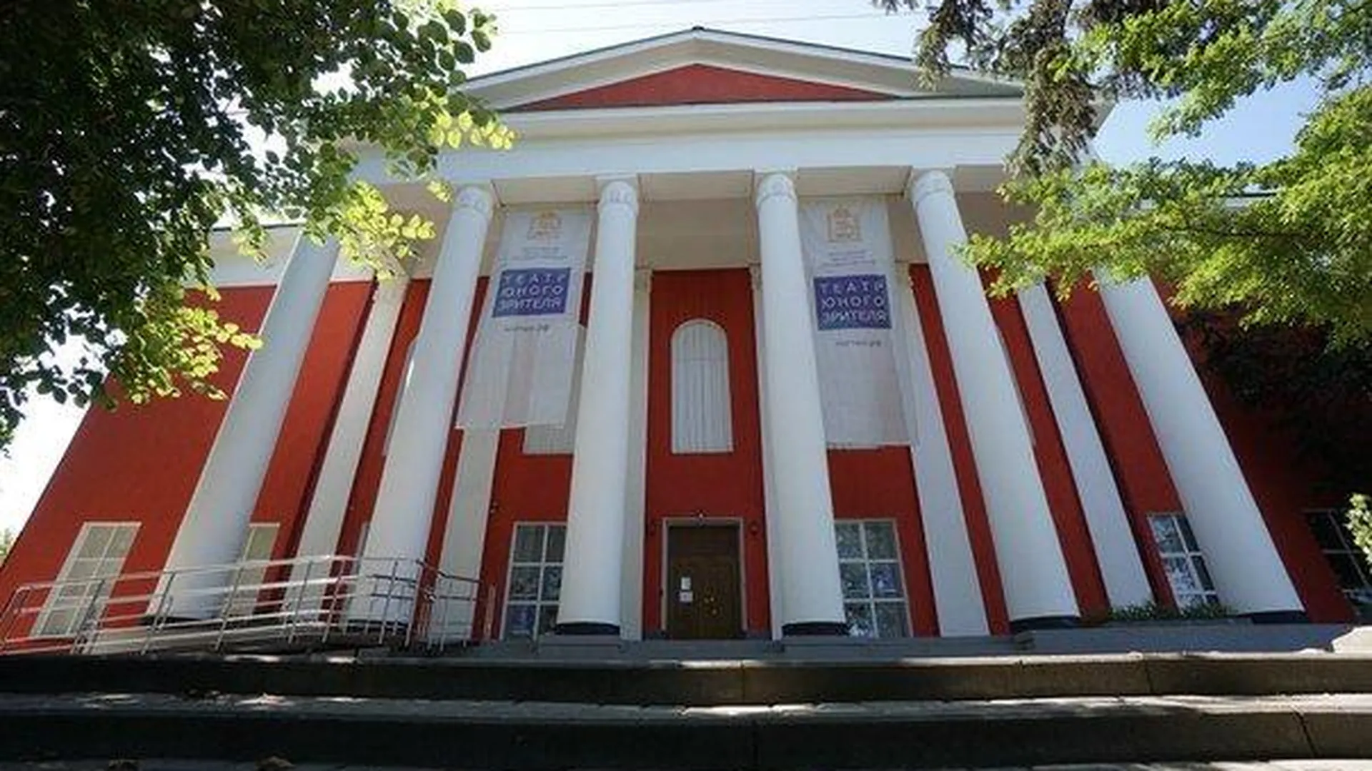 Большой зал Московского областного ТЮЗа откроется после ремонта 1 октября