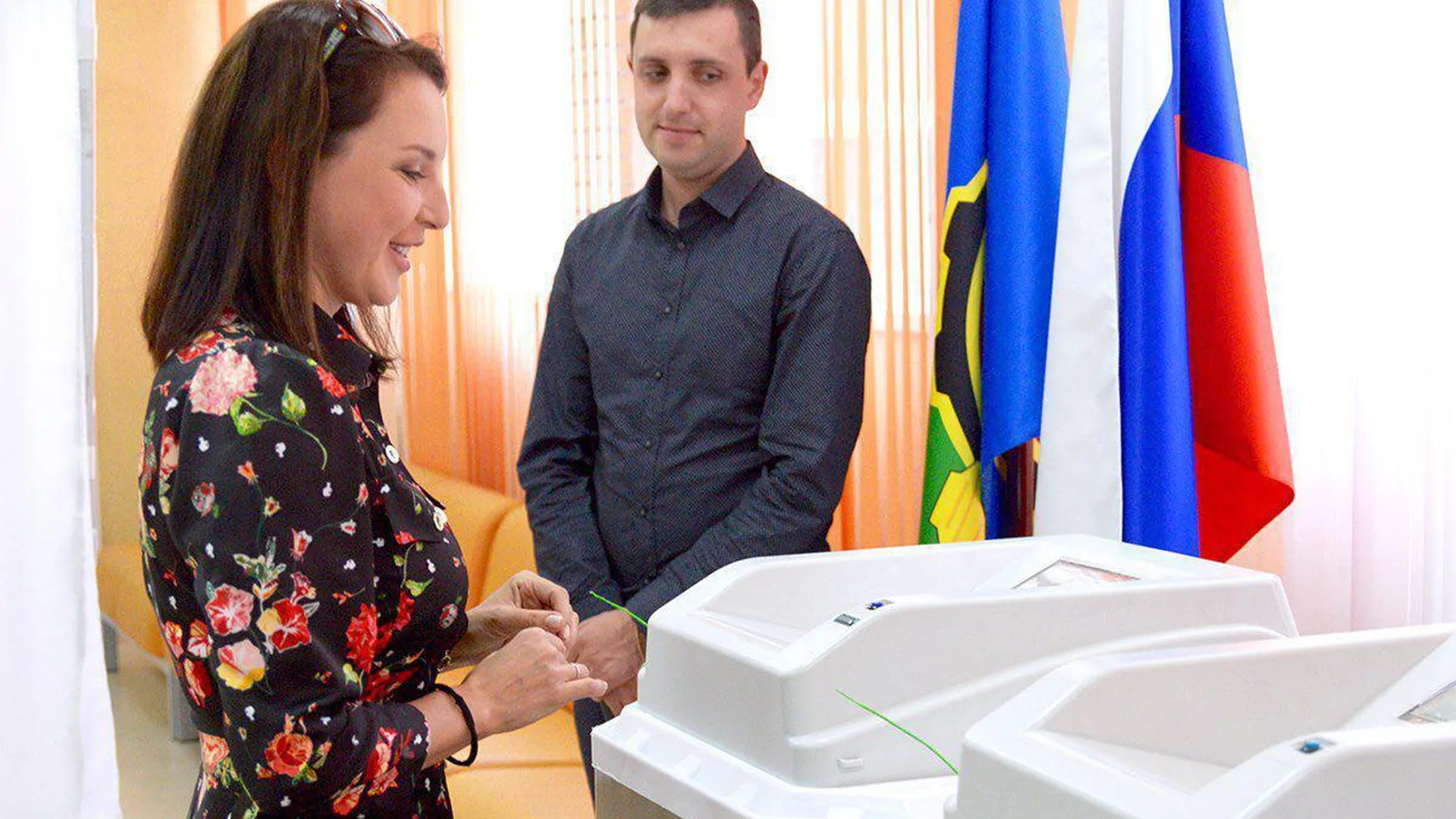 Депутат Мособлдумы Слуцкая проголосовала на выборах губернатора в Пушкинском районе