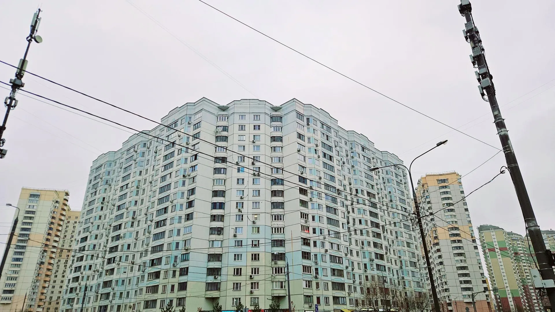 Жителям Подмосковья рассказали, у кого есть доступ к электрощитку в подъезде