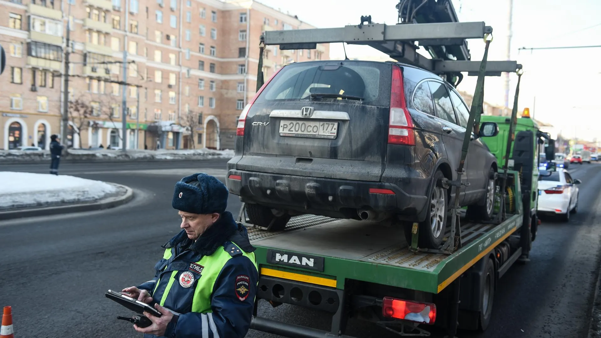 Цена на эвакуацию и хранение автомобилей вырастет в Москве на 12% с 2023 г  | РИАМО