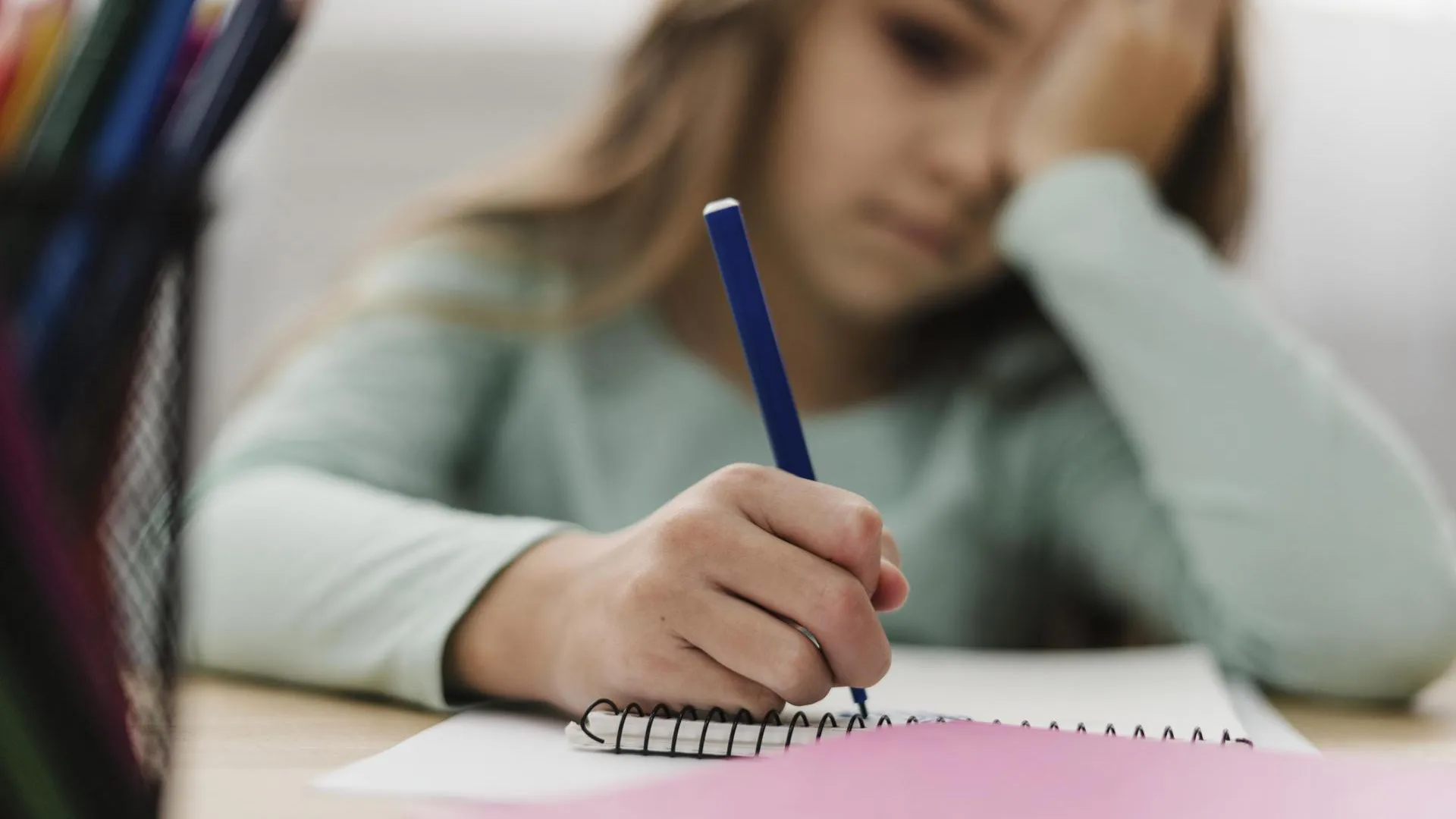 Тяжело в учебе: стоит ли отменять домашние задания в школах?