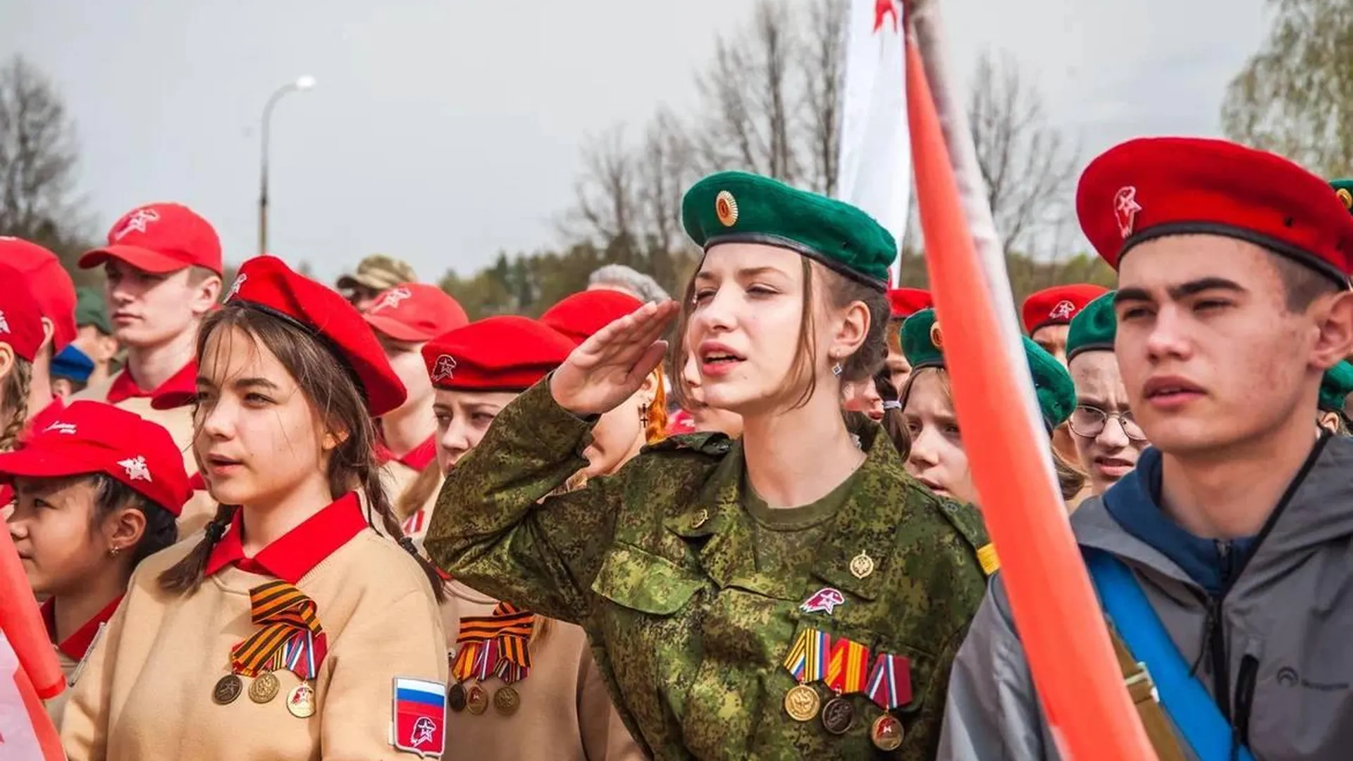 1 тыс человек приняли участие в военно-патриотической игре «ЮНАРМИЯ, ВПЕРЕД!» в Подмосковье