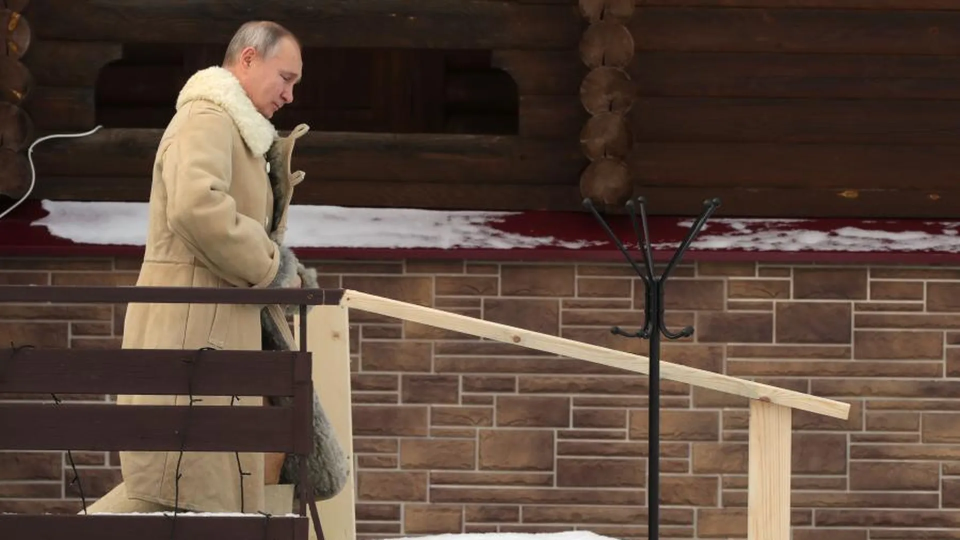 Путин на Крещение окунулся в прорубь