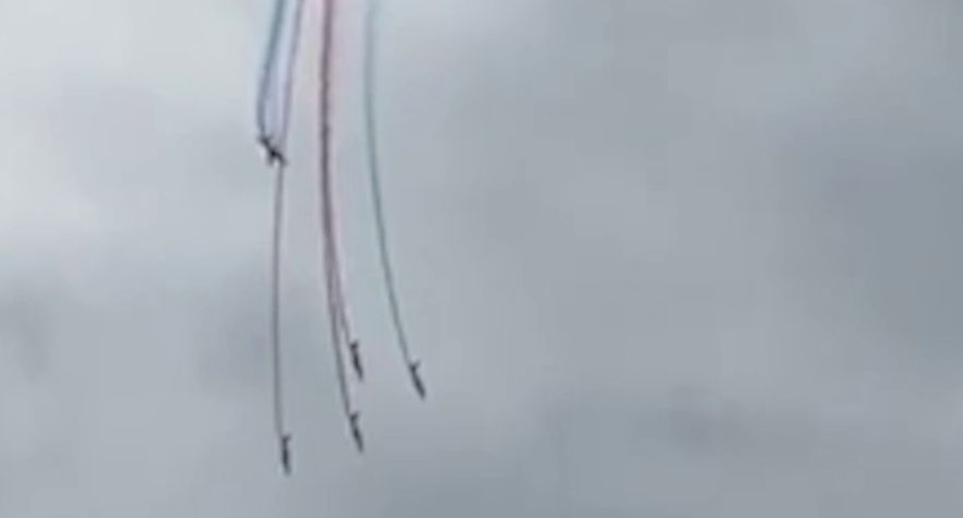 Во Франции столкнулись два самолета, пилоты успели катапультироваться