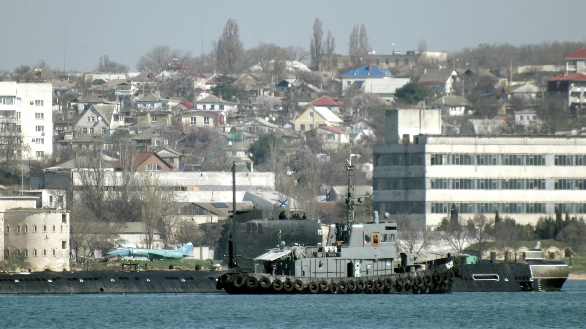 В Севастополе работает система ПВО, сбиты 5 БПЛА