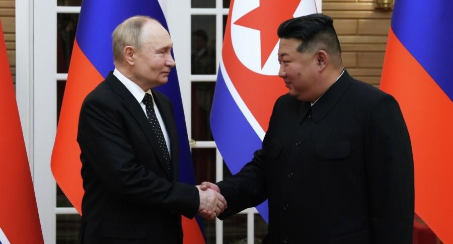 Помощник президента Ушаков: Ким Чен Ын подарил Владимиру Путину бюсты
