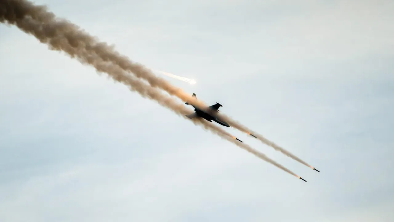 Минобороны: ВС РФ нанесли 13 групповых ударов по военным объектам Украины