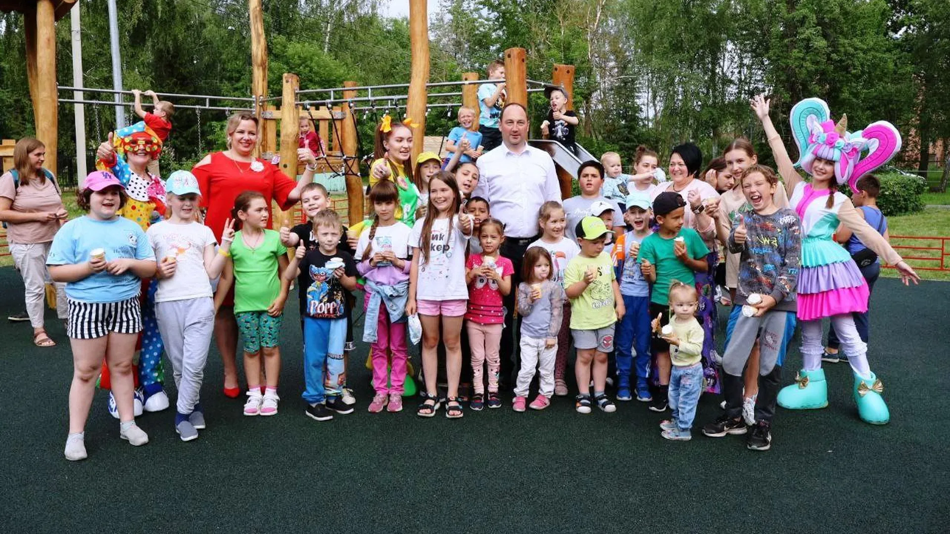В Жилево открыли детский игровой комплекс в рамках губернаторской программы