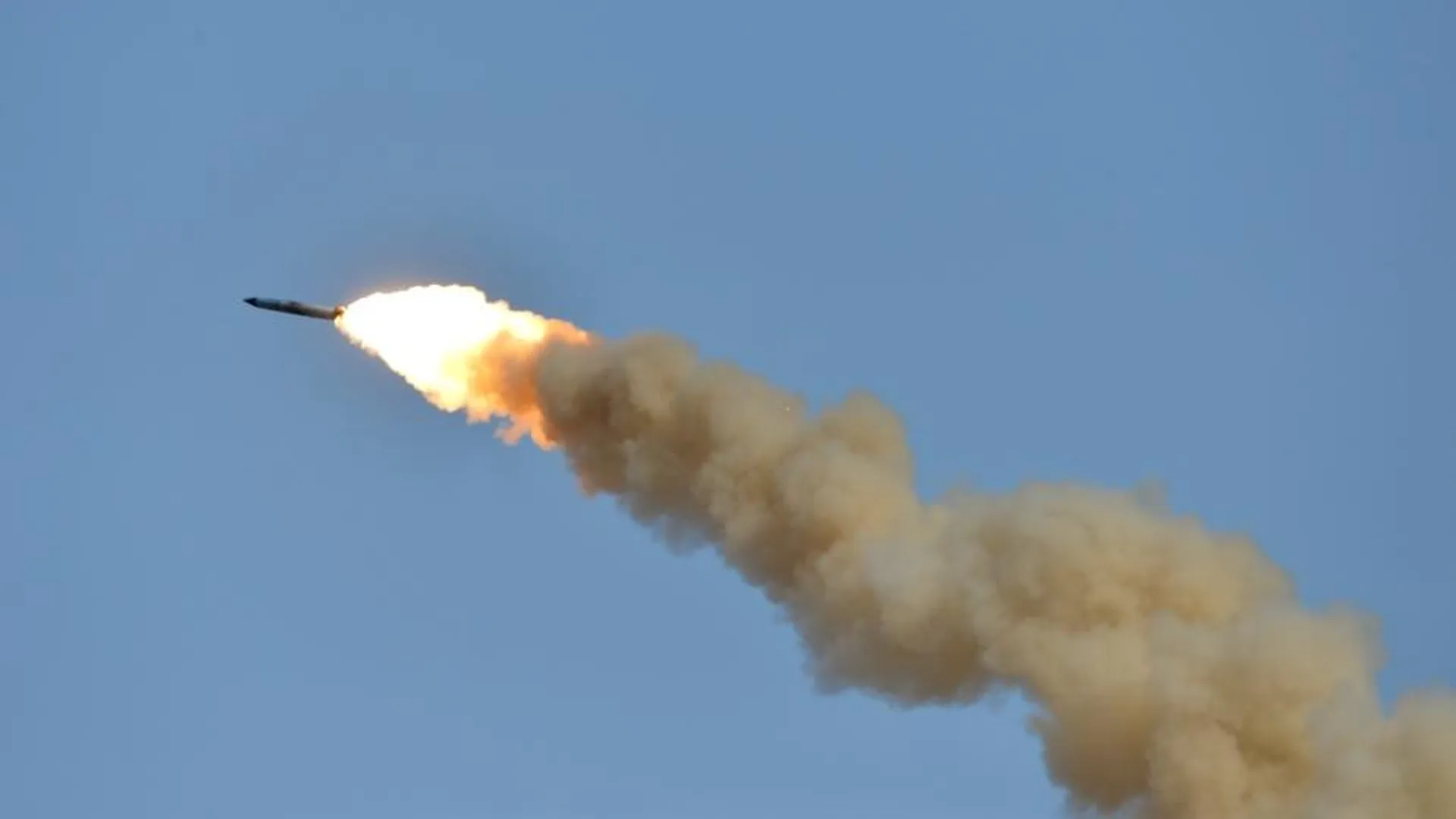 Йеменские мятежники выпустили две ракеты в направлении Красного моря