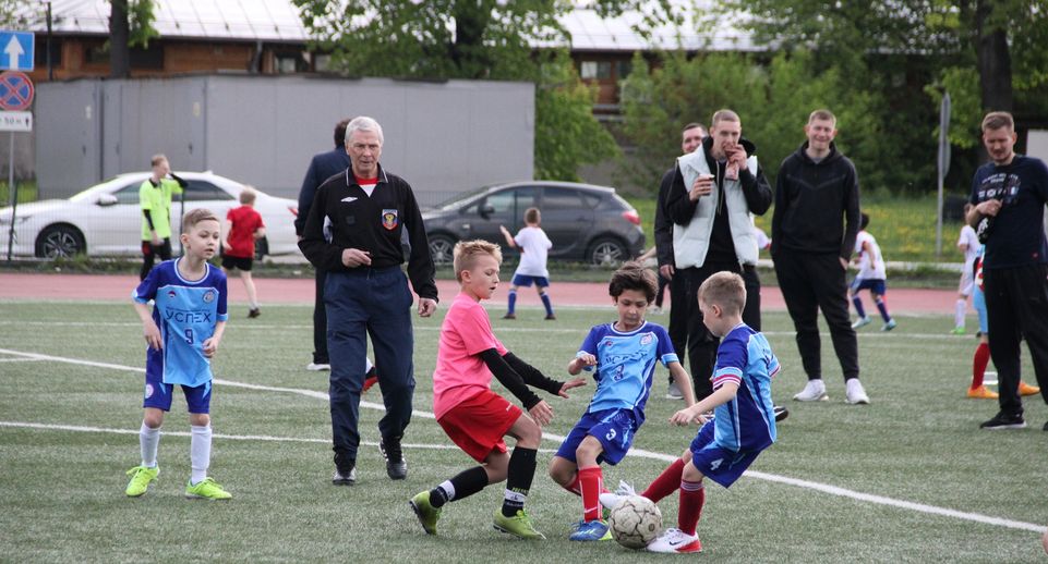 Открытый футбольный турнир «Удар в девятку» прошел в Ленинском округе