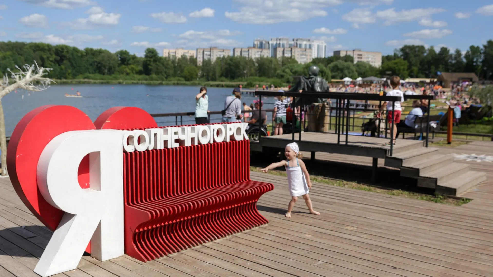 Озеро Сенеж под Солнечногорском стало примером чистого водоема