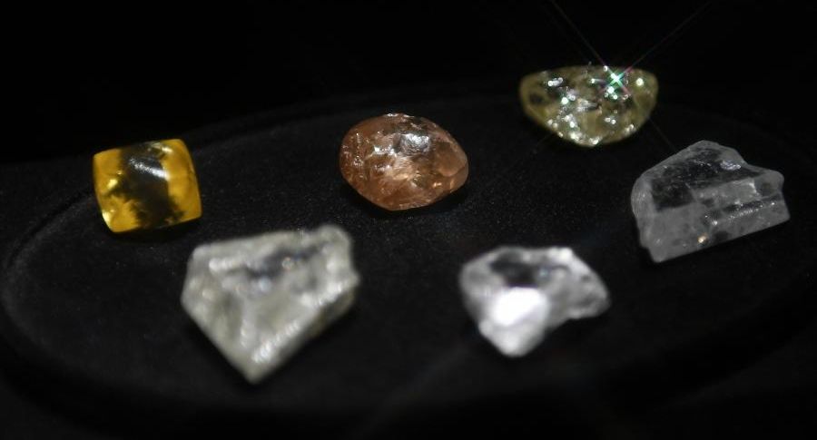Гонконг увеличил покупку российских алмазов в 18 раз за 5 месяцев