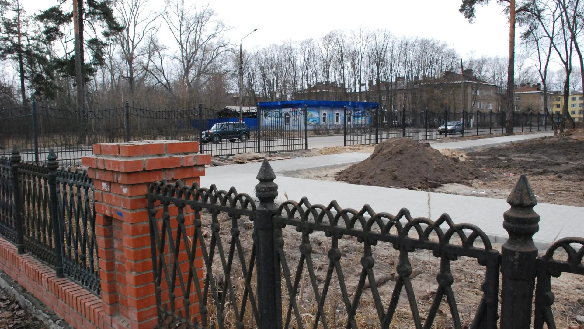 Работы по благоустройству в городском парке Воскресенска приостановили